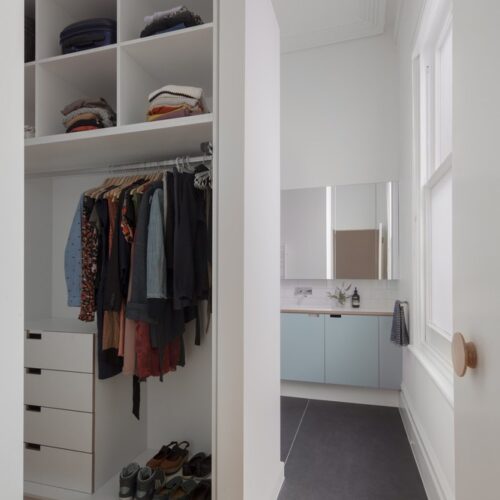 The Corner House / Poly Studio 18 The corner house / poly studio