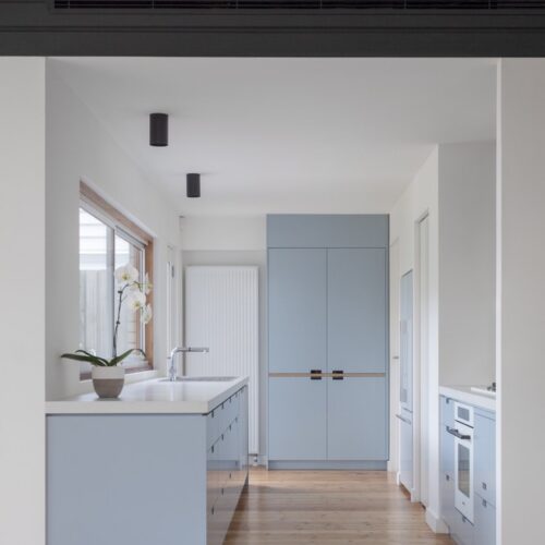 The Corner House / Poly Studio 14 The corner house / poly studio