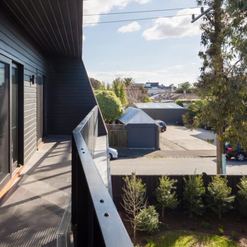 The Corner House / Poly Studio 7 The corner house / poly studio