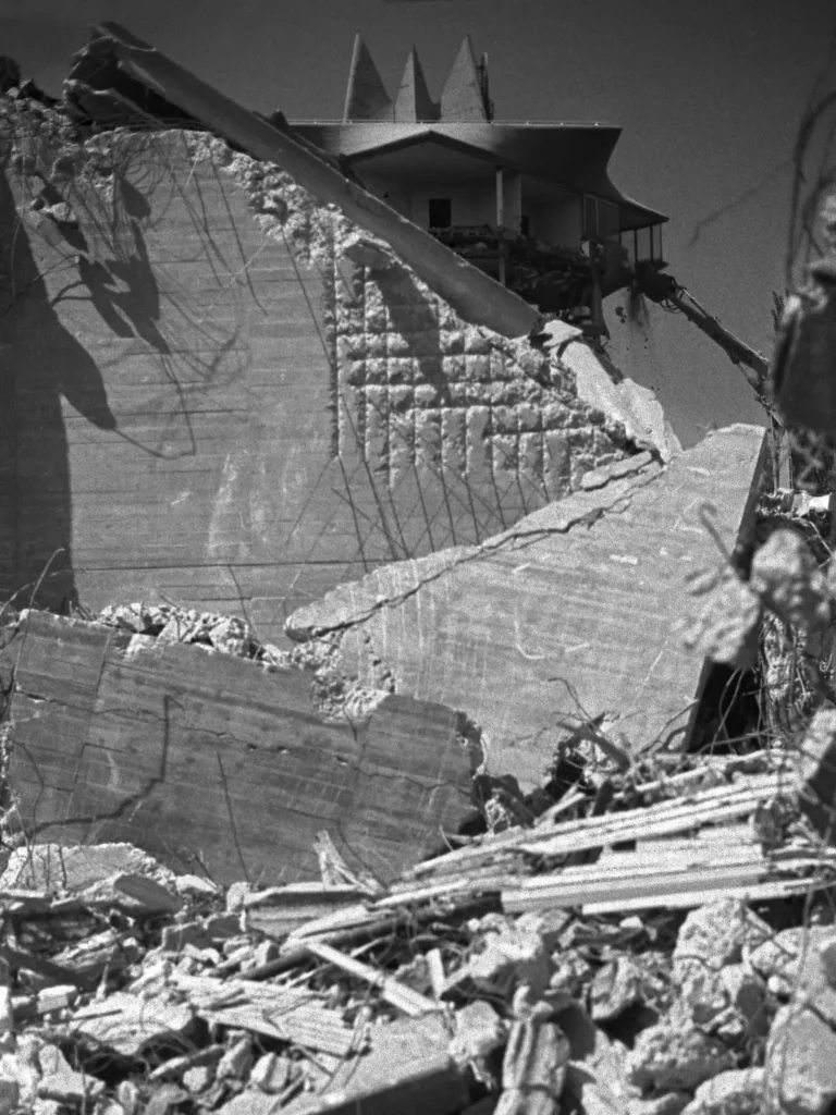 La Pagoda / Miguel Fisac | Classics On Architecture Lab 11 Demolition of the jorba laboratories, madrid, 1999 - © luis asín