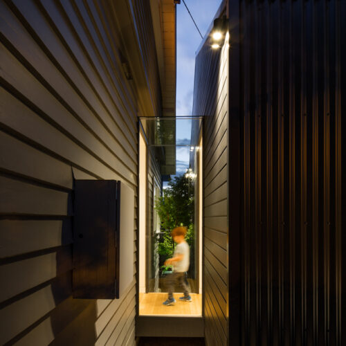 Glass link house / robbie walker