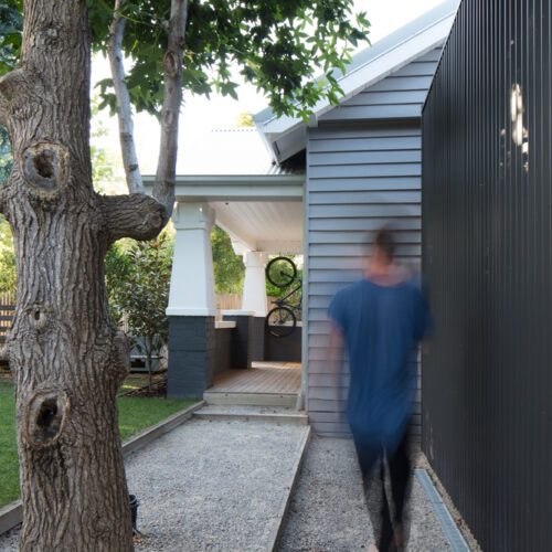 Glass link house / robbie walker