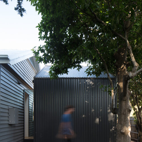 Glass link house / robbie walker