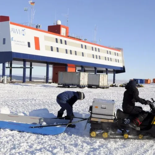 Evolution of antarctic architecture: from wooden huts to futuristic designs