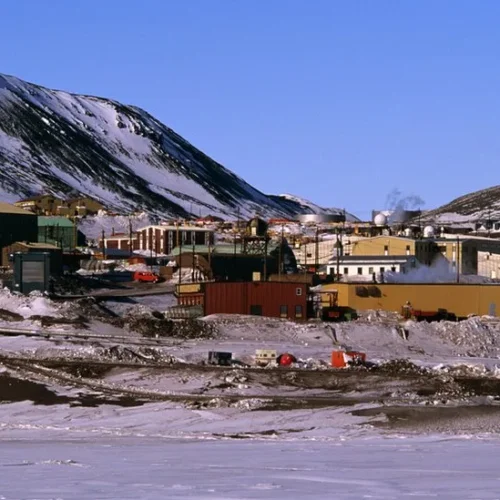 Evolution of antarctic architecture: from wooden huts to futuristic designs