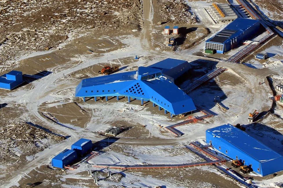 Evolution of antarctic architecture: from wooden huts to futuristic designs