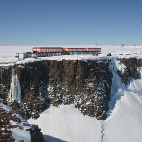 Evolution of antarctic architecture: from wooden huts to futuristic designs