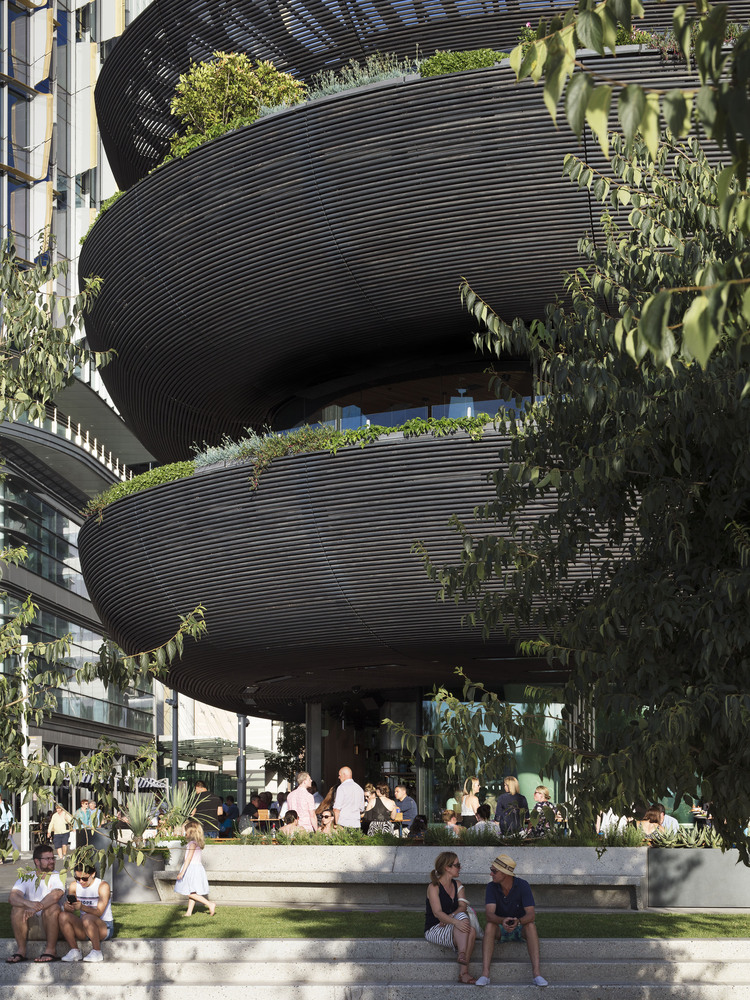 Barangaroo house / collins and turner