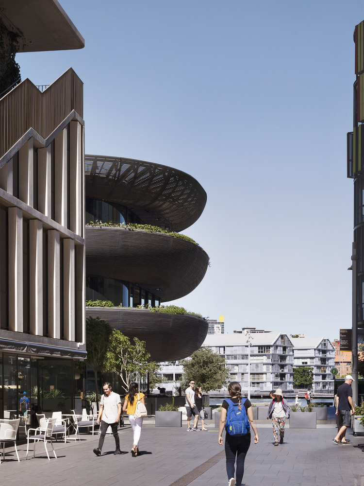Barangaroo house / collins and turner