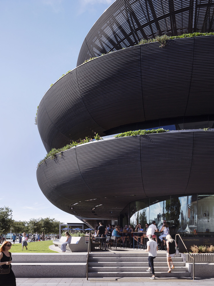 Barangaroo house / collins and turner