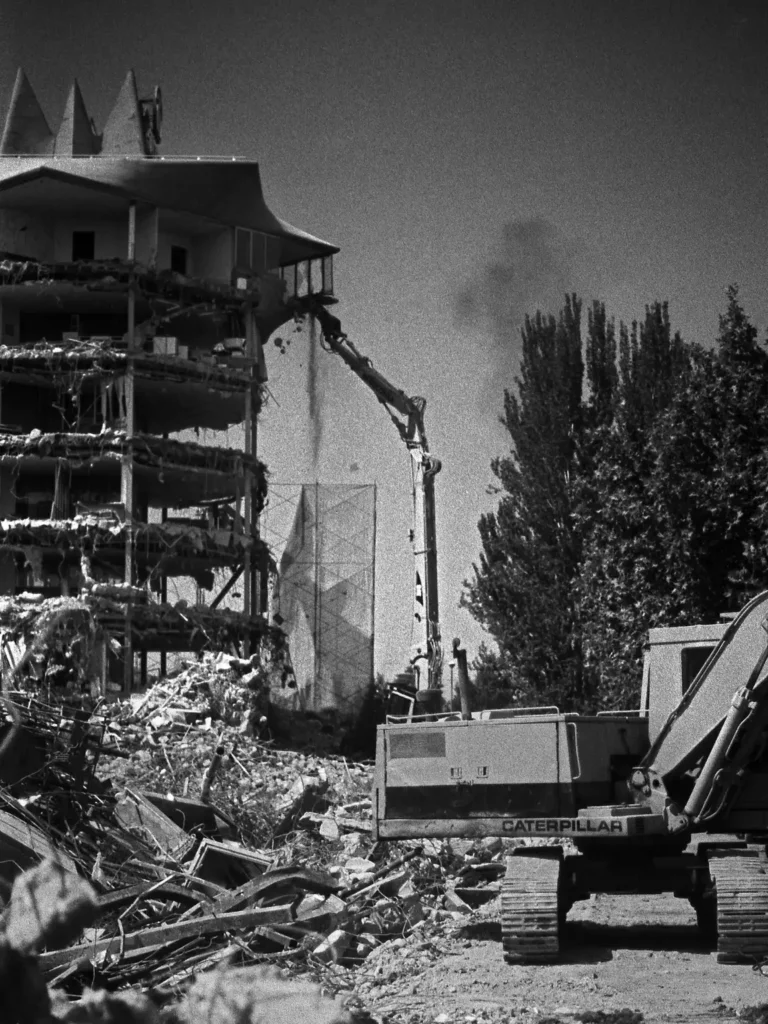 La Pagoda / Miguel Fisac | Classics On Architecture Lab 10 Demolition of the jorba laboratories, madrid, 1999 - © luis asín