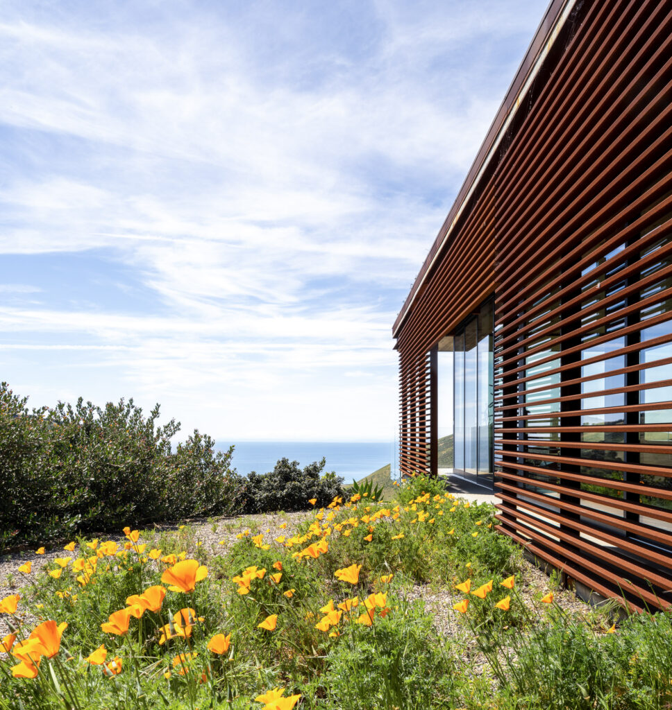 Off-grid guest house / anacapa architecture