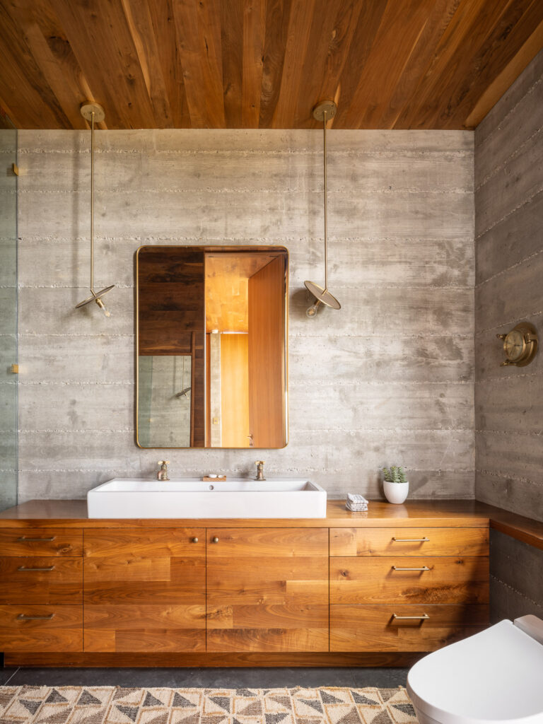 Off-grid guest house / anacapa architecture