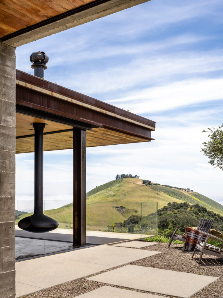 Off-grid guest house / anacapa architecture