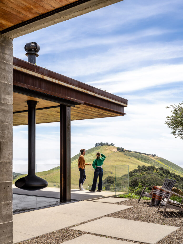 Off-grid guest house / anacapa architecture