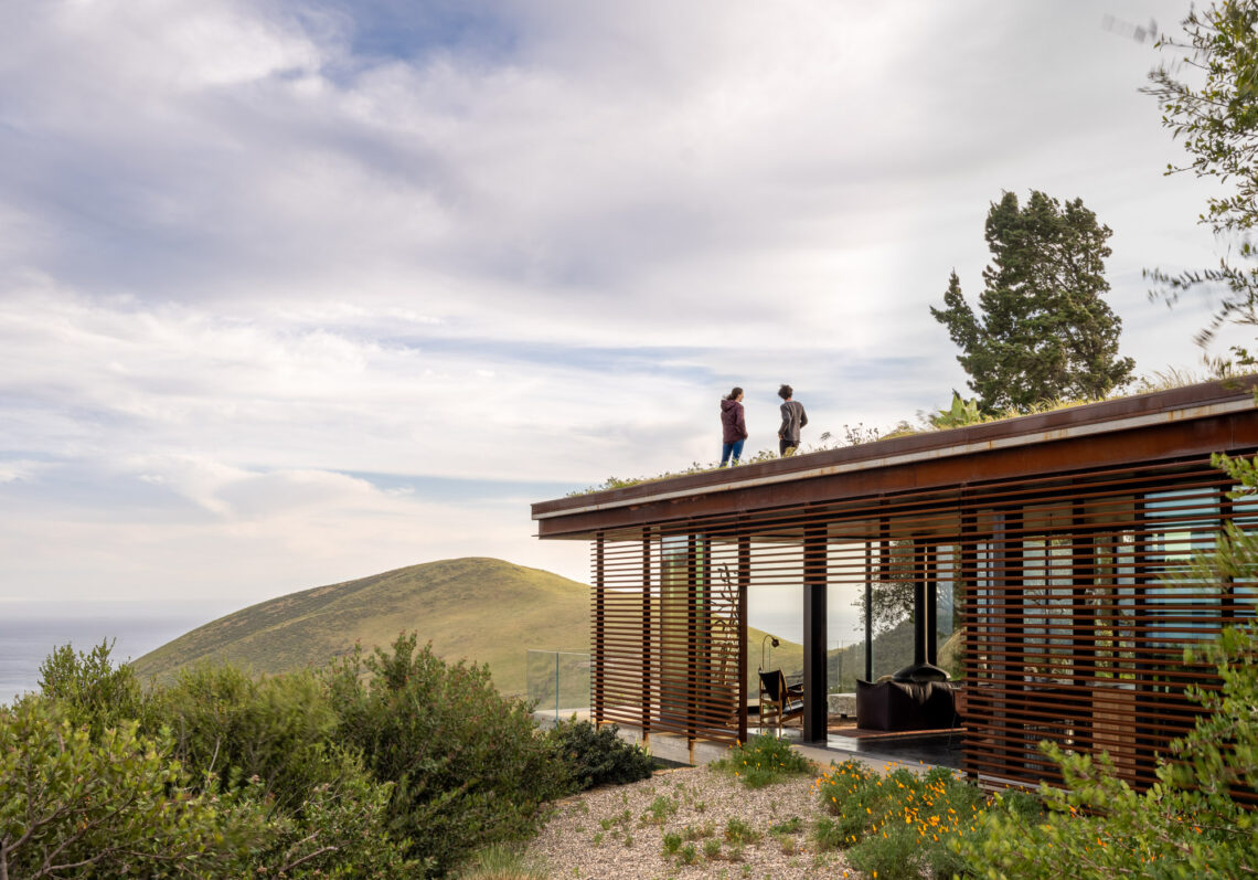Off-grid guest house / anacapa architecture