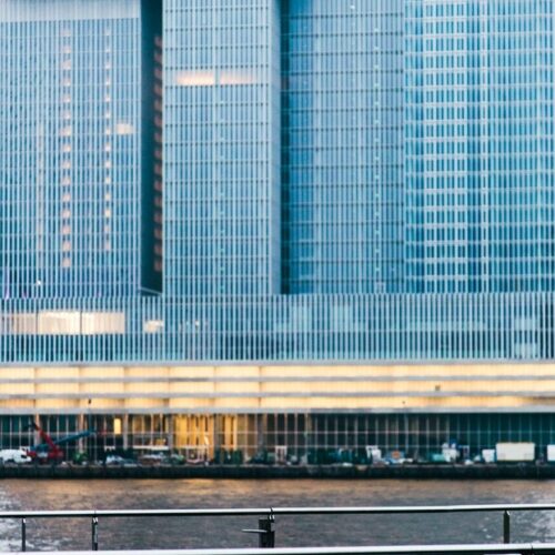 Rem koolhaas unveils de rotterdam: a dynamic city presence