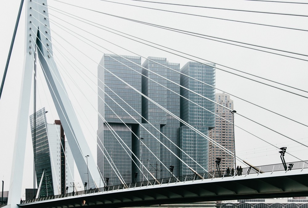 Rem koolhaas unveils de rotterdam: a dynamic city presence