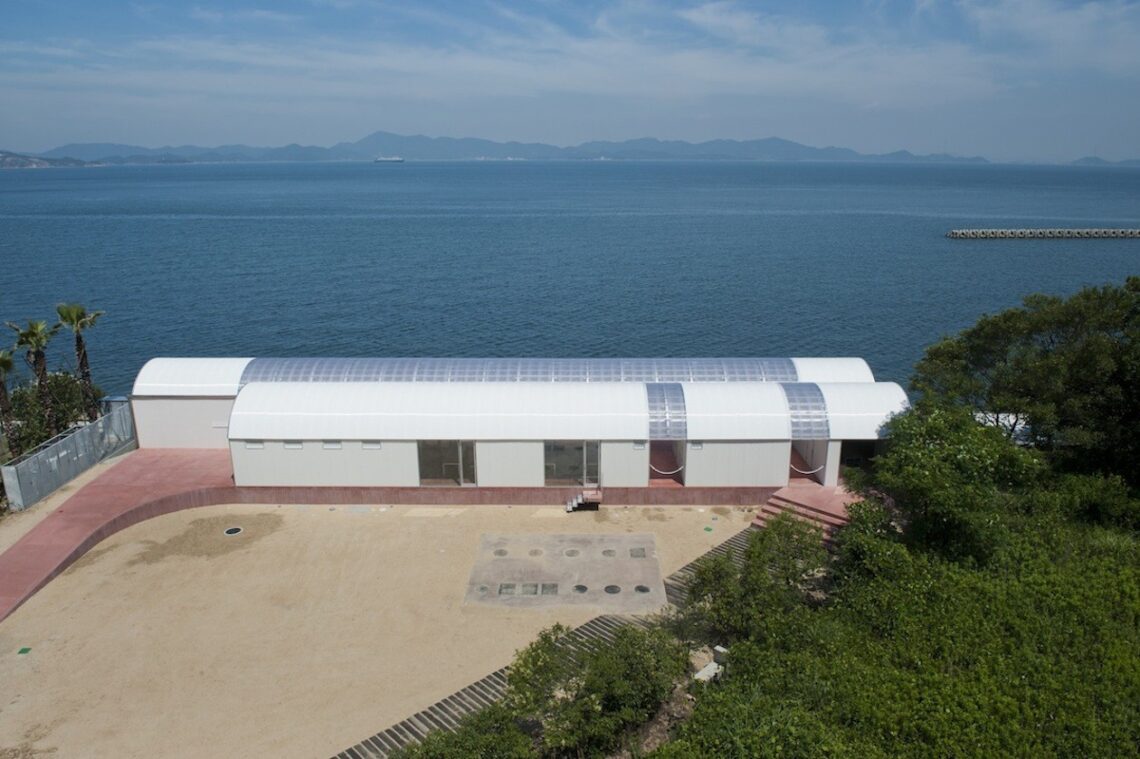 Restaurant on the sea / case-real