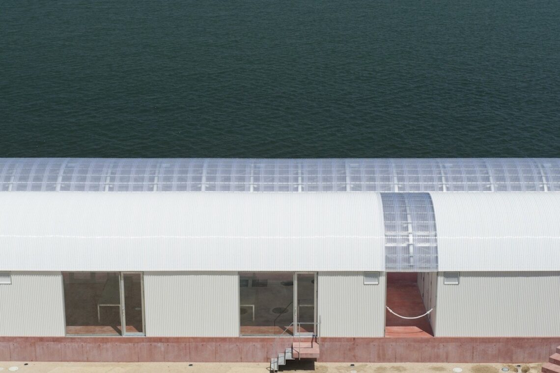 Restaurant on the sea / case-real