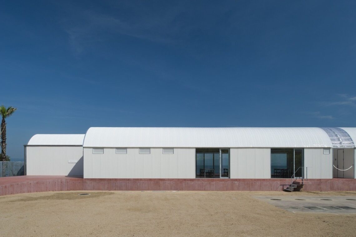 Restaurant on the sea / case-real