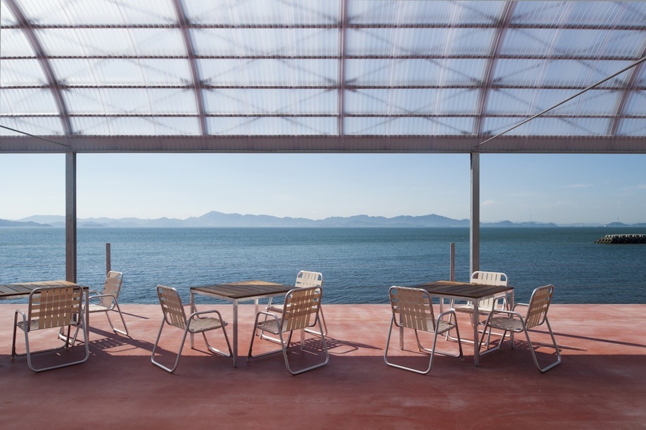 Restaurant on the sea / case-real
