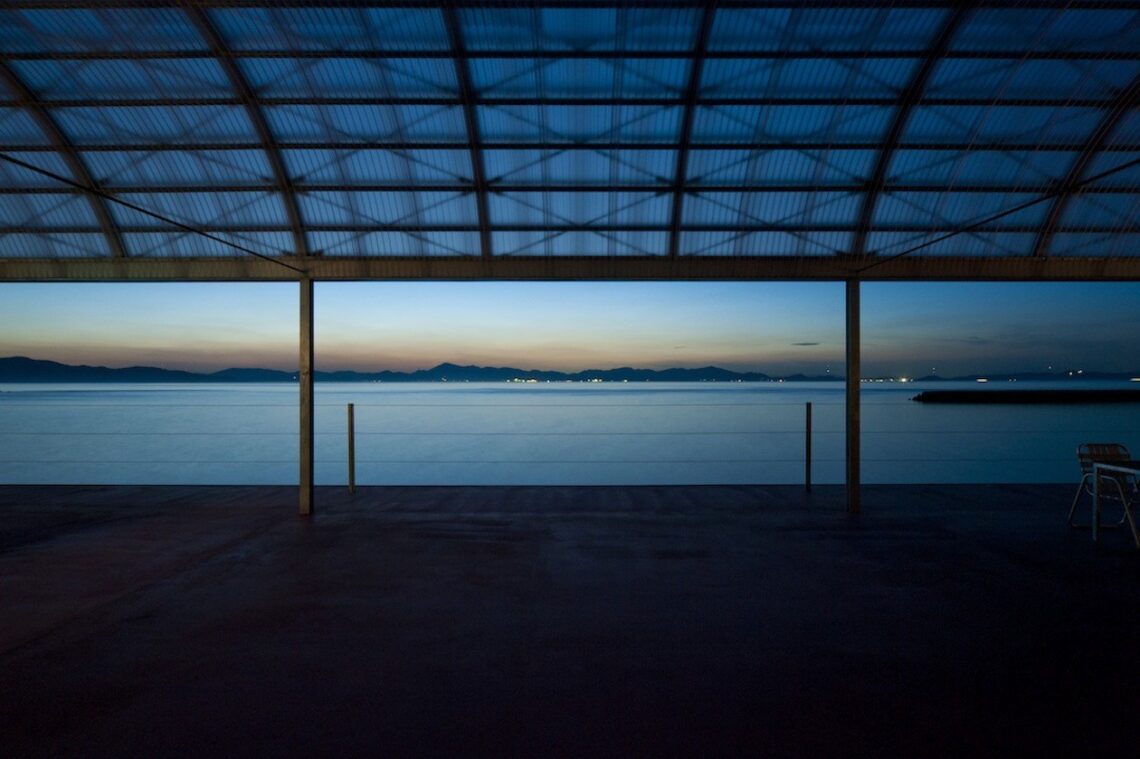 Restaurant on the sea / case-real