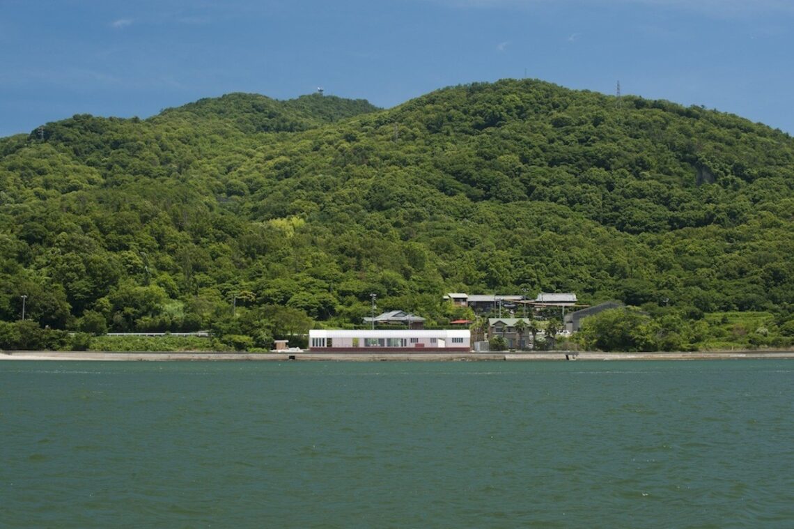 Restaurant on the sea / case-real