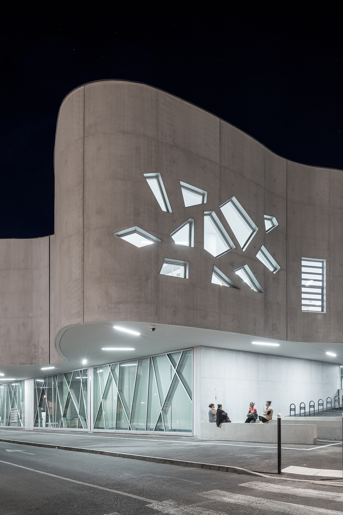 Vitrolles media library / jean-pierre lott