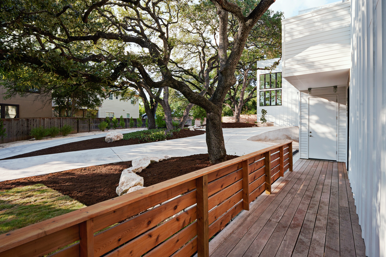 Wdld_Exterior_Porch_Drive Woodland residences / derrington building studio