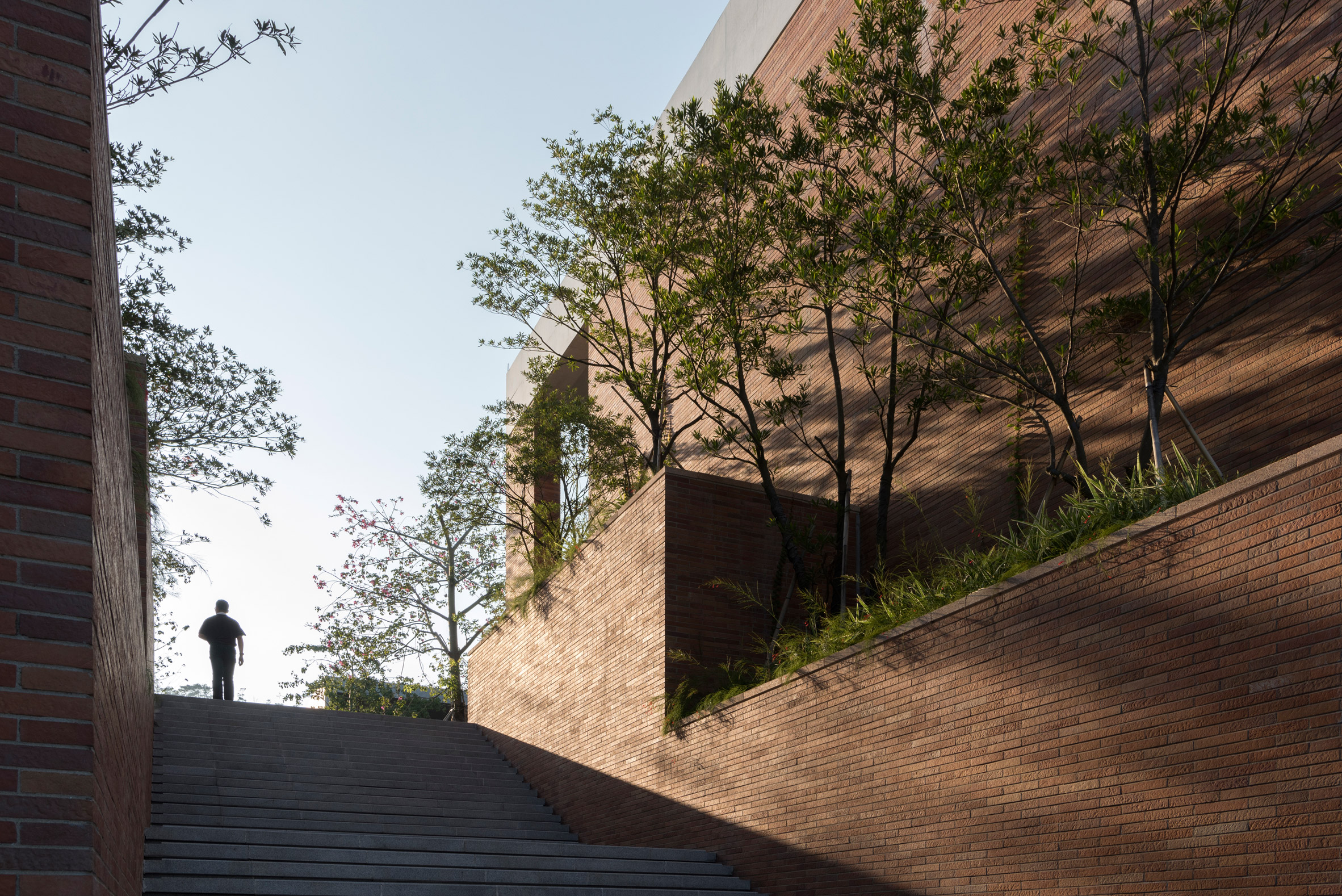 China-Resources-University-Foster-Partners-Architecture-Unviersity_Dezeen_2364_Col_13-1 Foster + partners uses extra-long bricks for chinese university campus