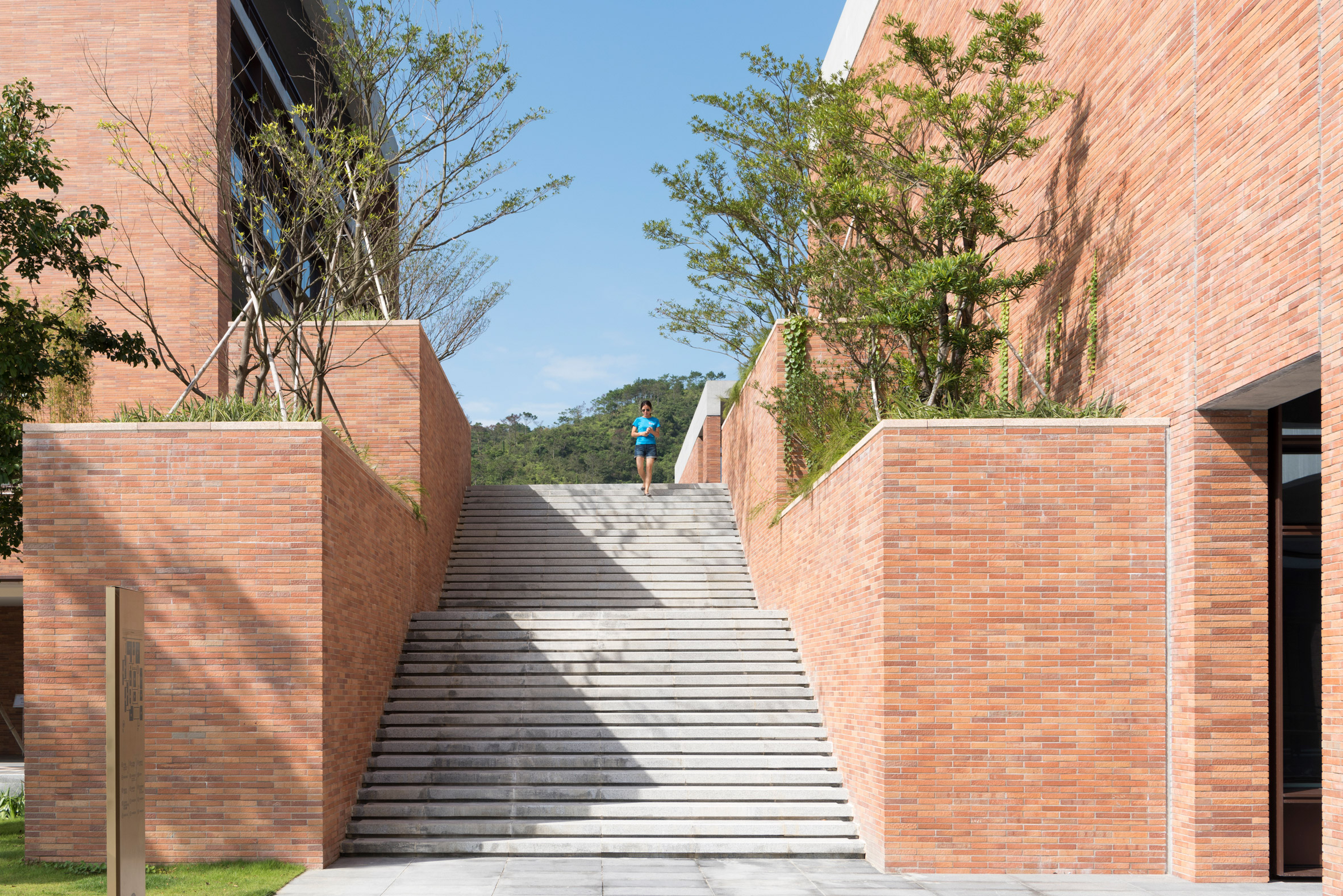 China-Resources-University-Foster-Partners-Architecture-Unviersity_Dezeen_2364_Col_2-1 Foster + partners uses extra-long bricks for chinese university campus