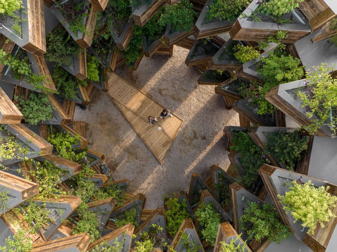 Garden of communities pavilion / hello wood