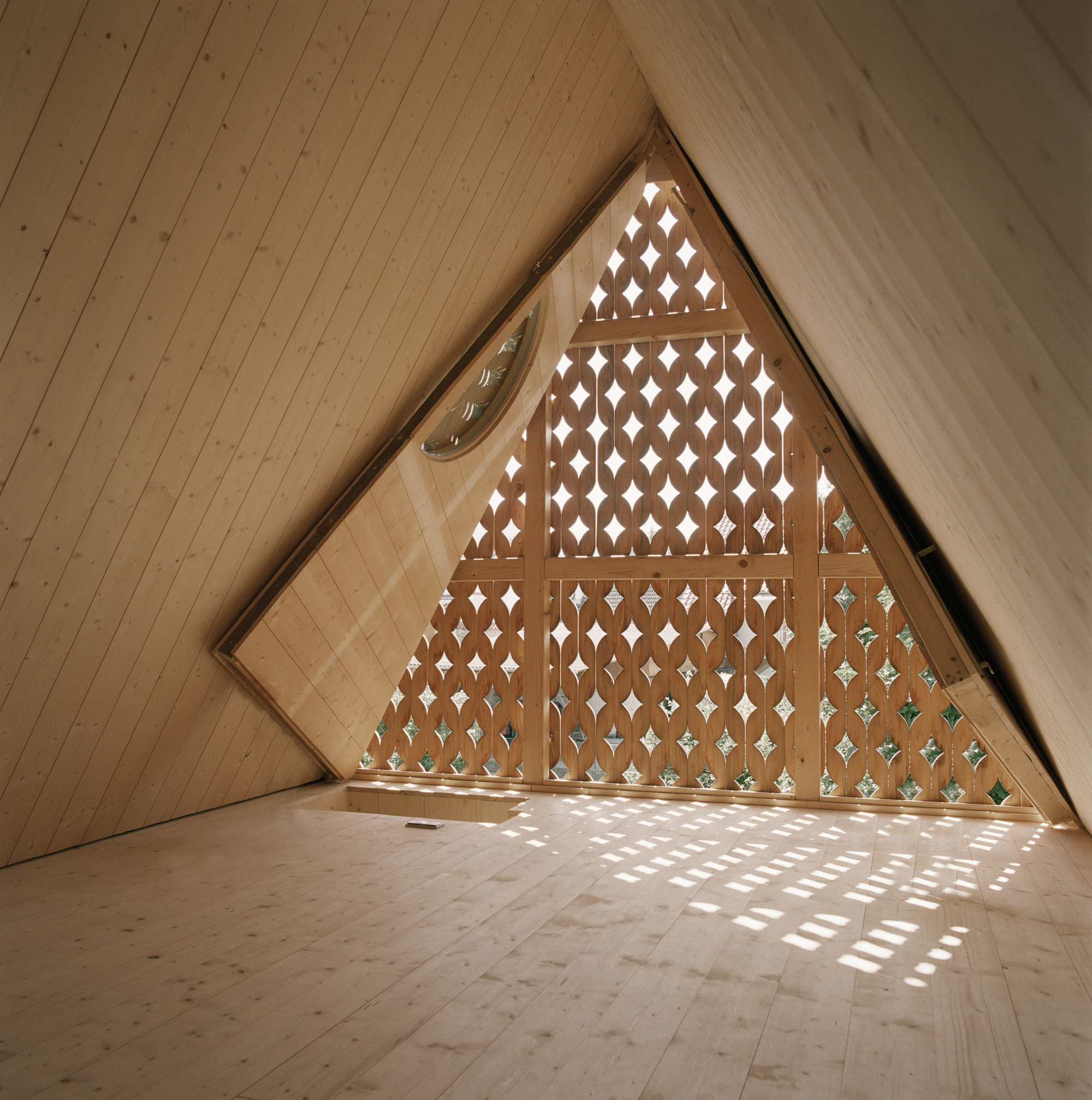 Gardenhouse-Attic_Open Garden house / vécsey schmidt architekten