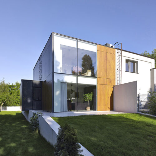 Perforated house / kluj studio