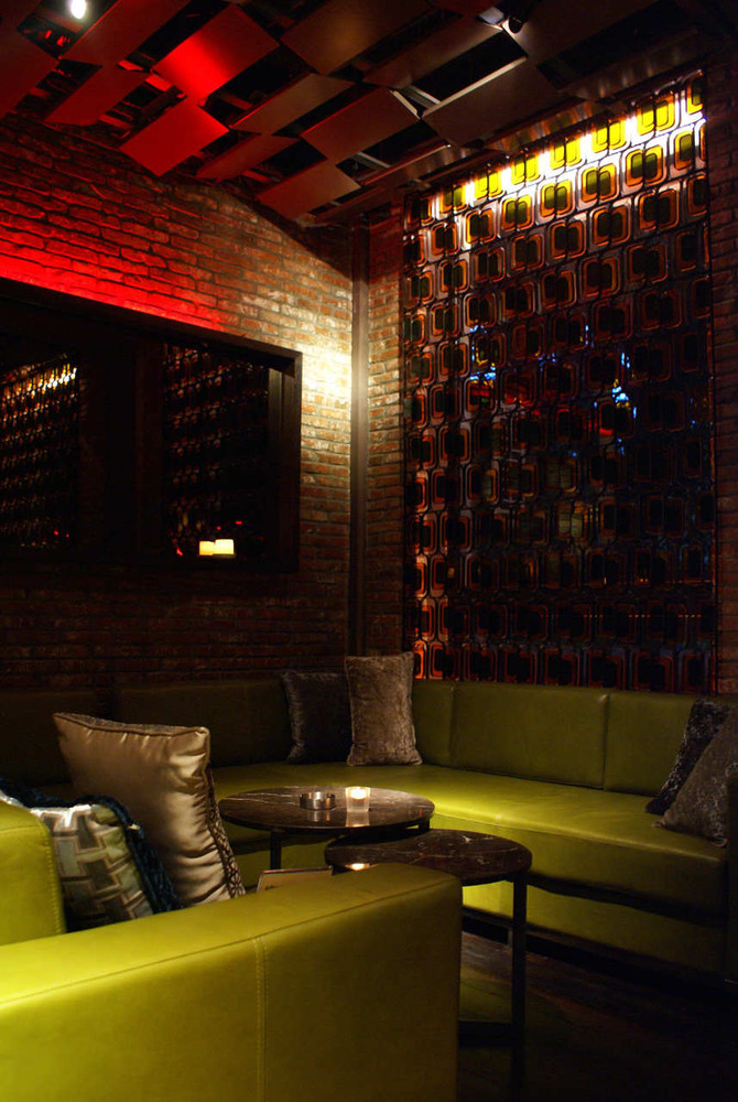 Brownstone Bar / Kokaistudios 8 Brownstone bar / kokaistudios