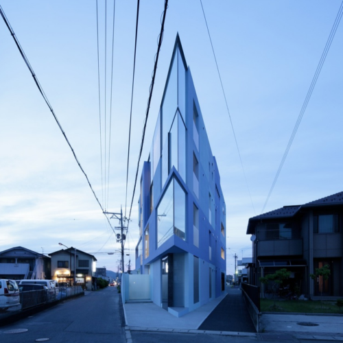 On The Corner / Eastern Design Office 12 On the corner / eastern design office