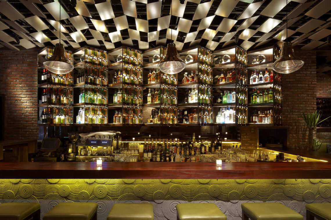 Brownstone Bar / Kokaistudios 5 Brownstone bar / kokaistudios