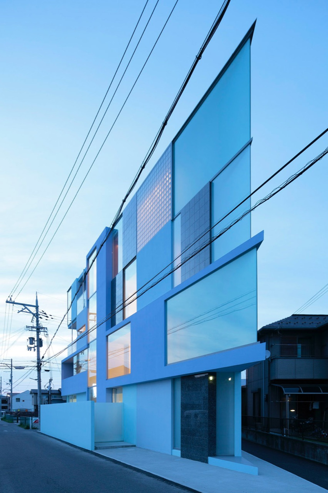 Stringio (6) On the corner / eastern design office
