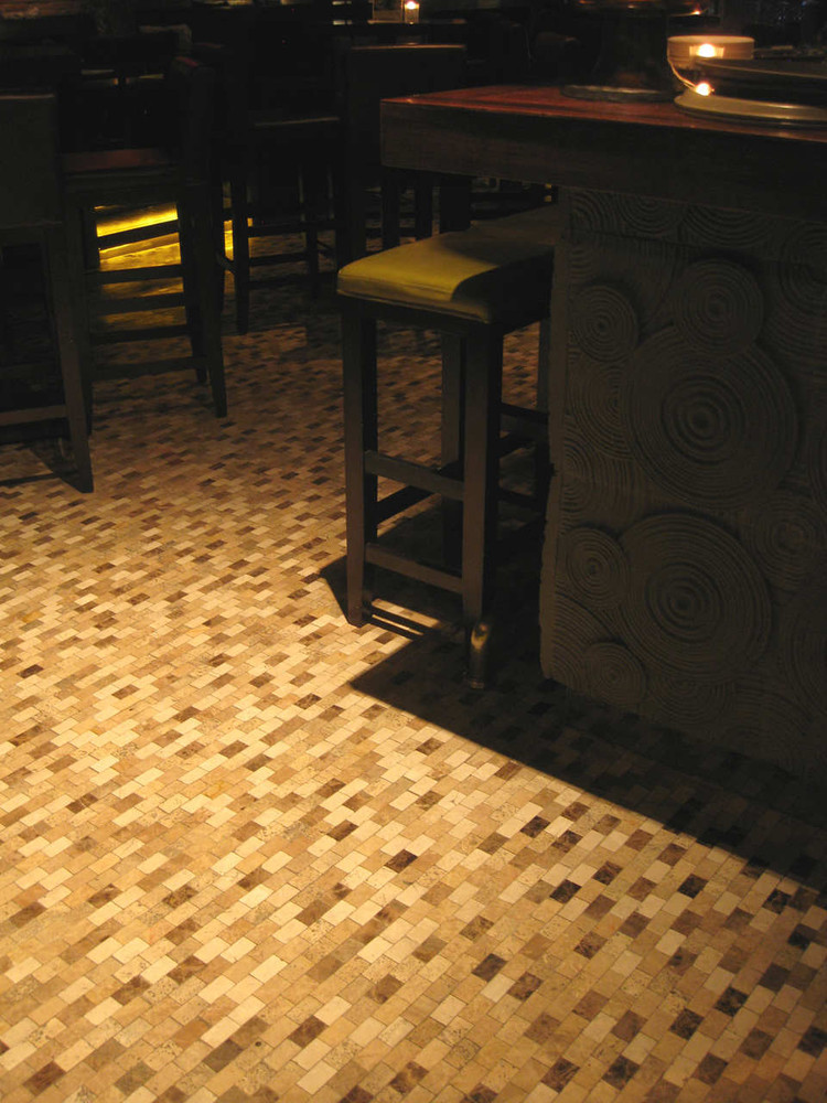Stringio (8) Brownstone bar / kokaistudios