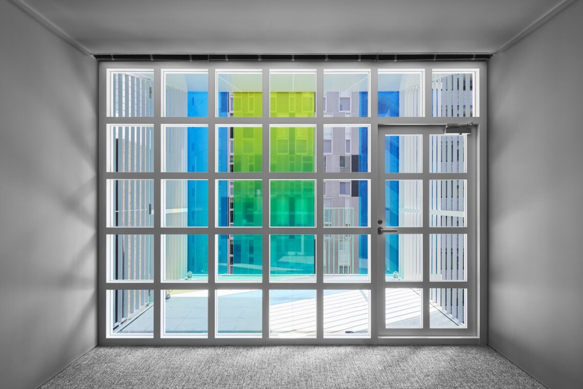 Vertical Rainbow Office Building / Sako Architects 12 Vertical rainbow office building / sako architects