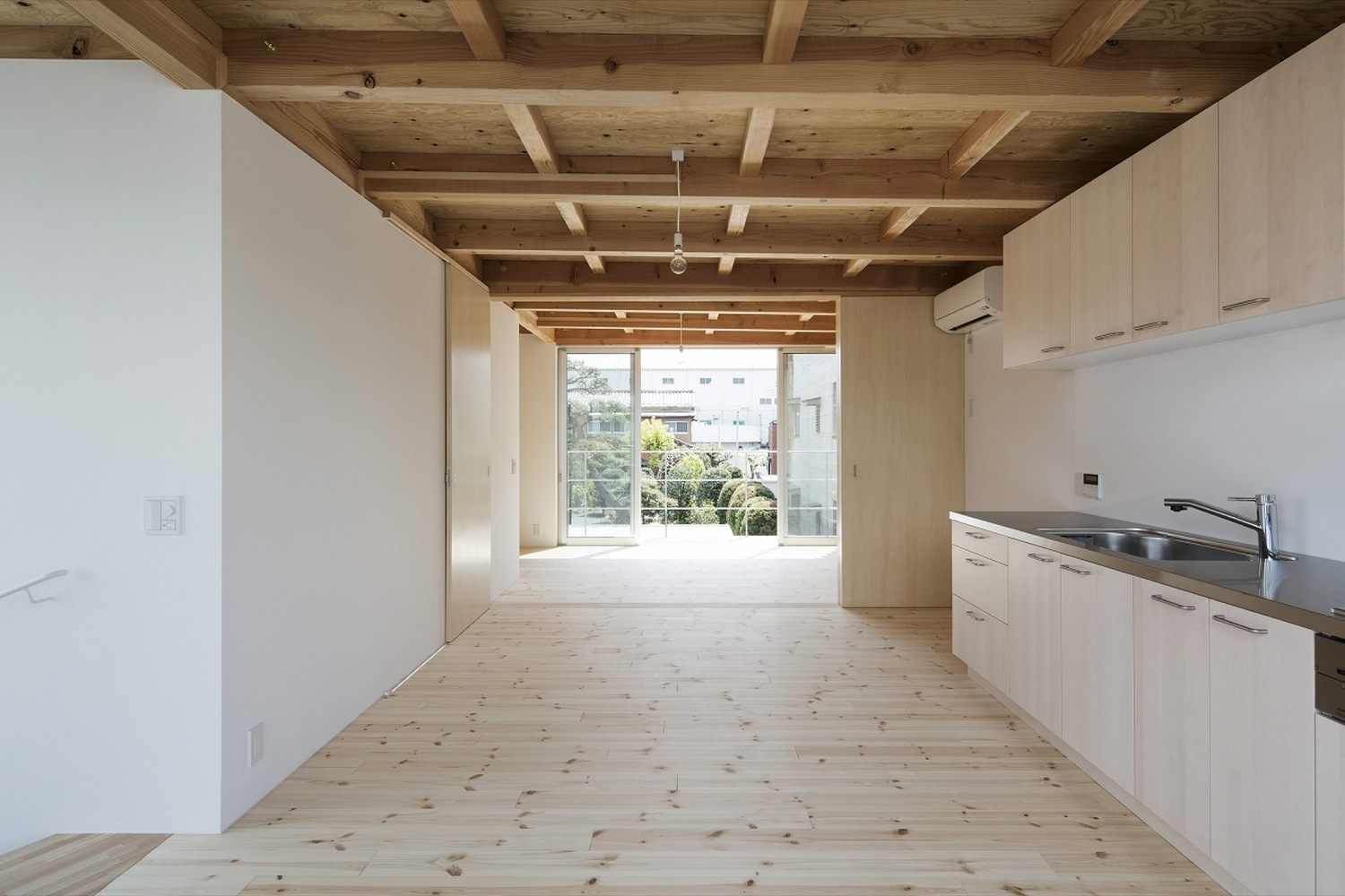 Wooden box house / suzuki architects