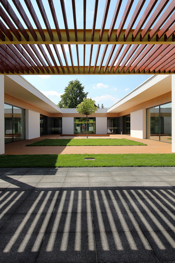 Xystudio-Kindergarten-Yellow-Elephant-(7) Yellow elephant kindergarten / xystudio