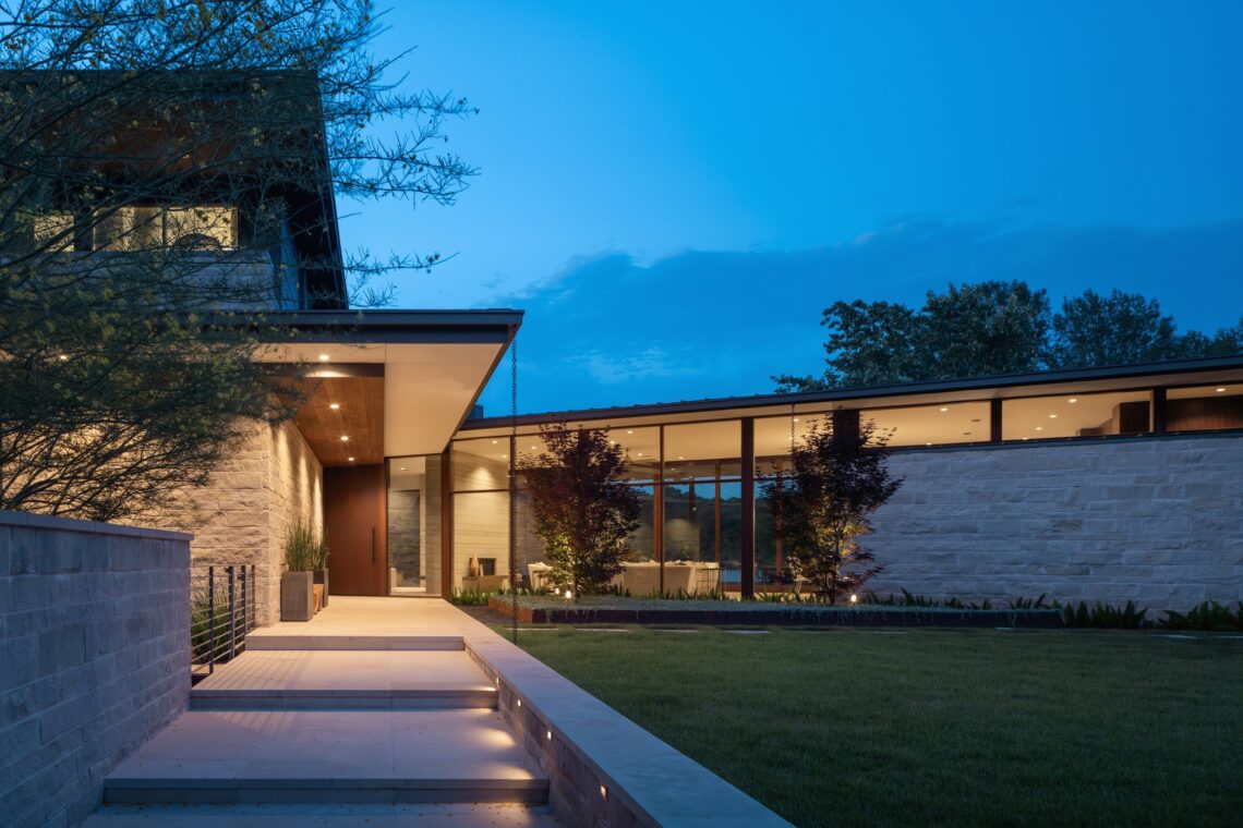 Rockcliff residence / larue architects