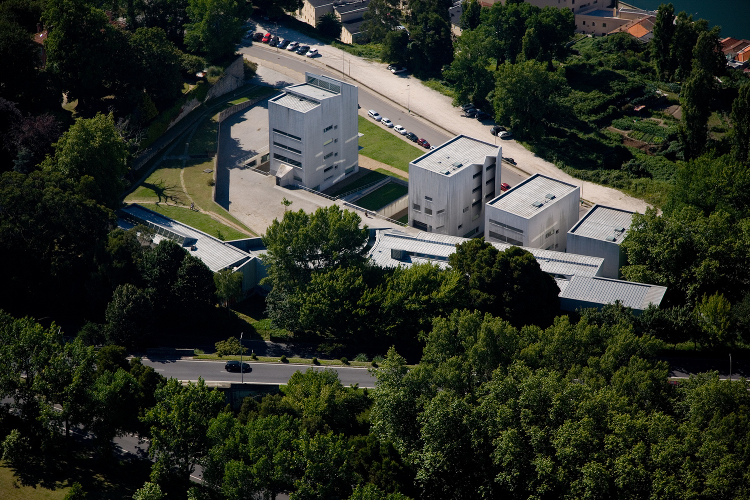 exploring-the-university-of-porto-s-faculty-of-architecture-through