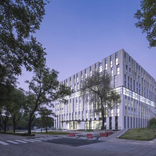 Tsinghua university's law faculty library / kokaistudios