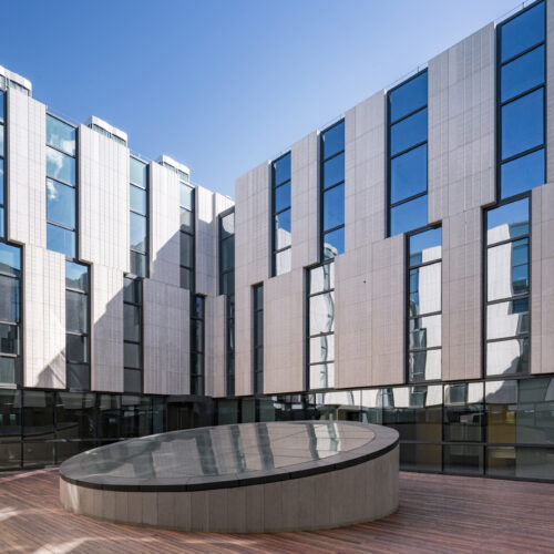 Tsinghua university's law faculty library / kokaistudios