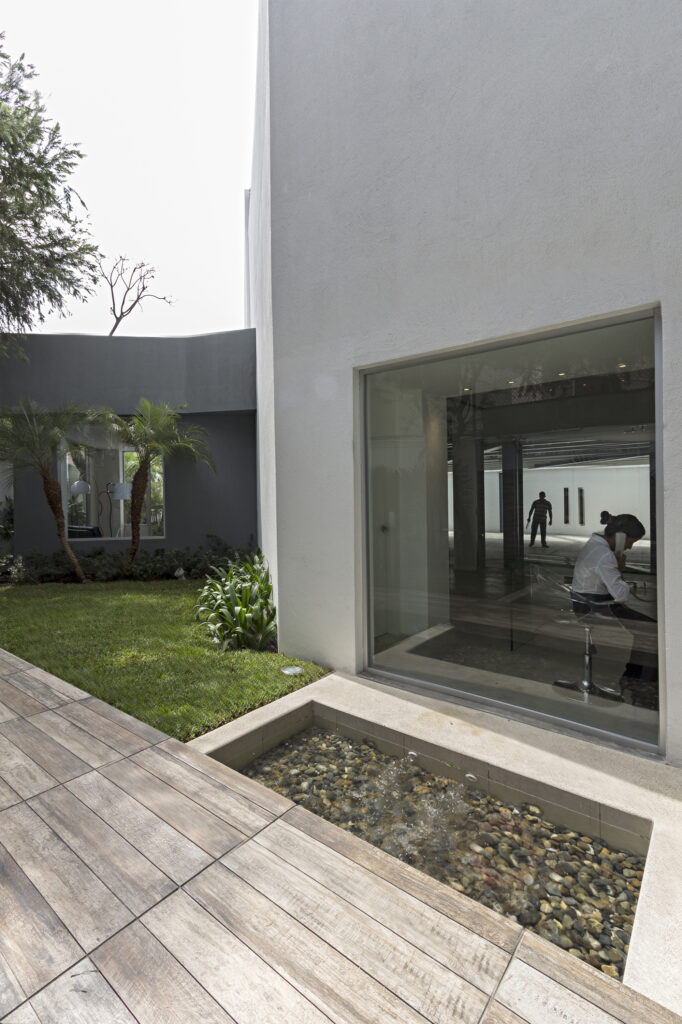 Integral iluminación commercial building lighting / jannina cabal