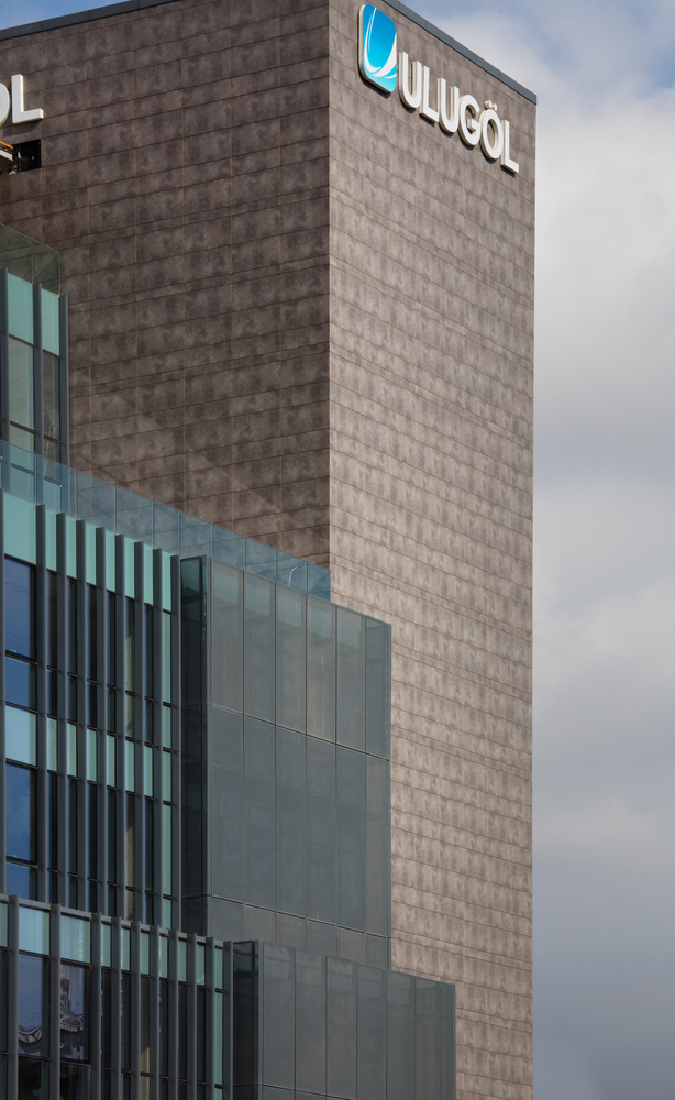 The ulugöl otomotiv office building / tago architects