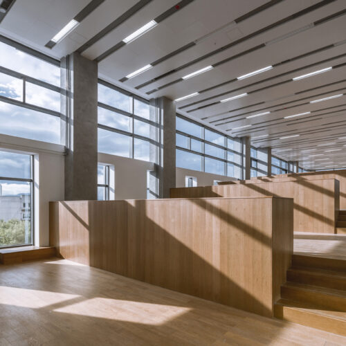 Tsinghua university's law faculty library / kokaistudios